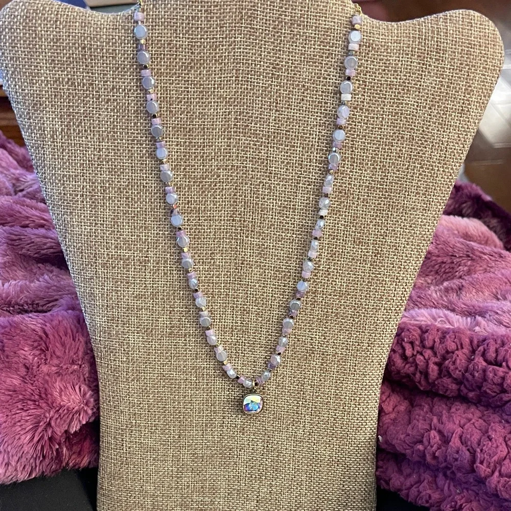 Elegant Pink Panache Multicolor Lavender Beaded Necklace with Dazzling Pendant - Picture 3 of 5